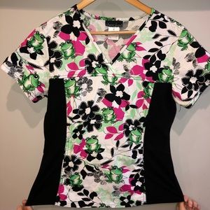 Cherokee Frog Scrub top